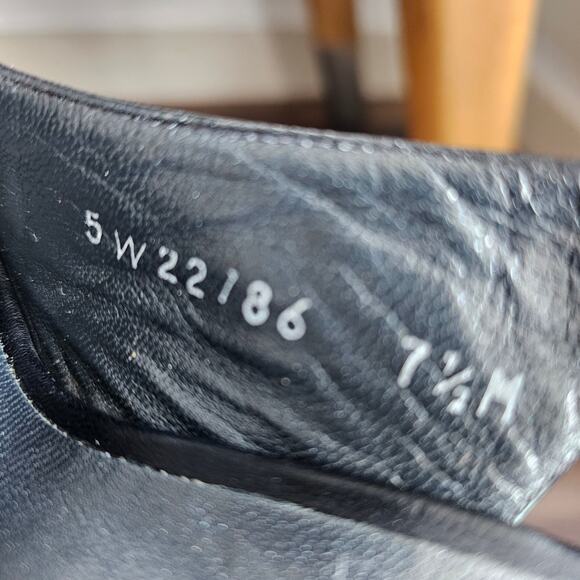 Stuart Weitzman Black Leather Slingback Heels Size 7.5 - Picture 9 of 10